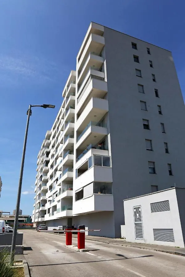 Studio Apartment Camino With Parking Zadar