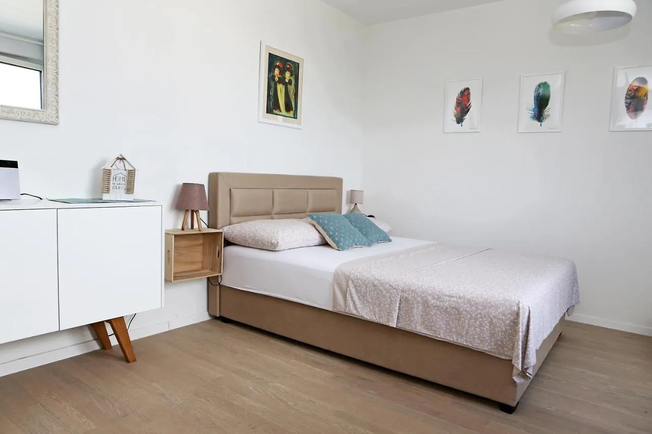 Studio Apartment Camino With Parking Zadar