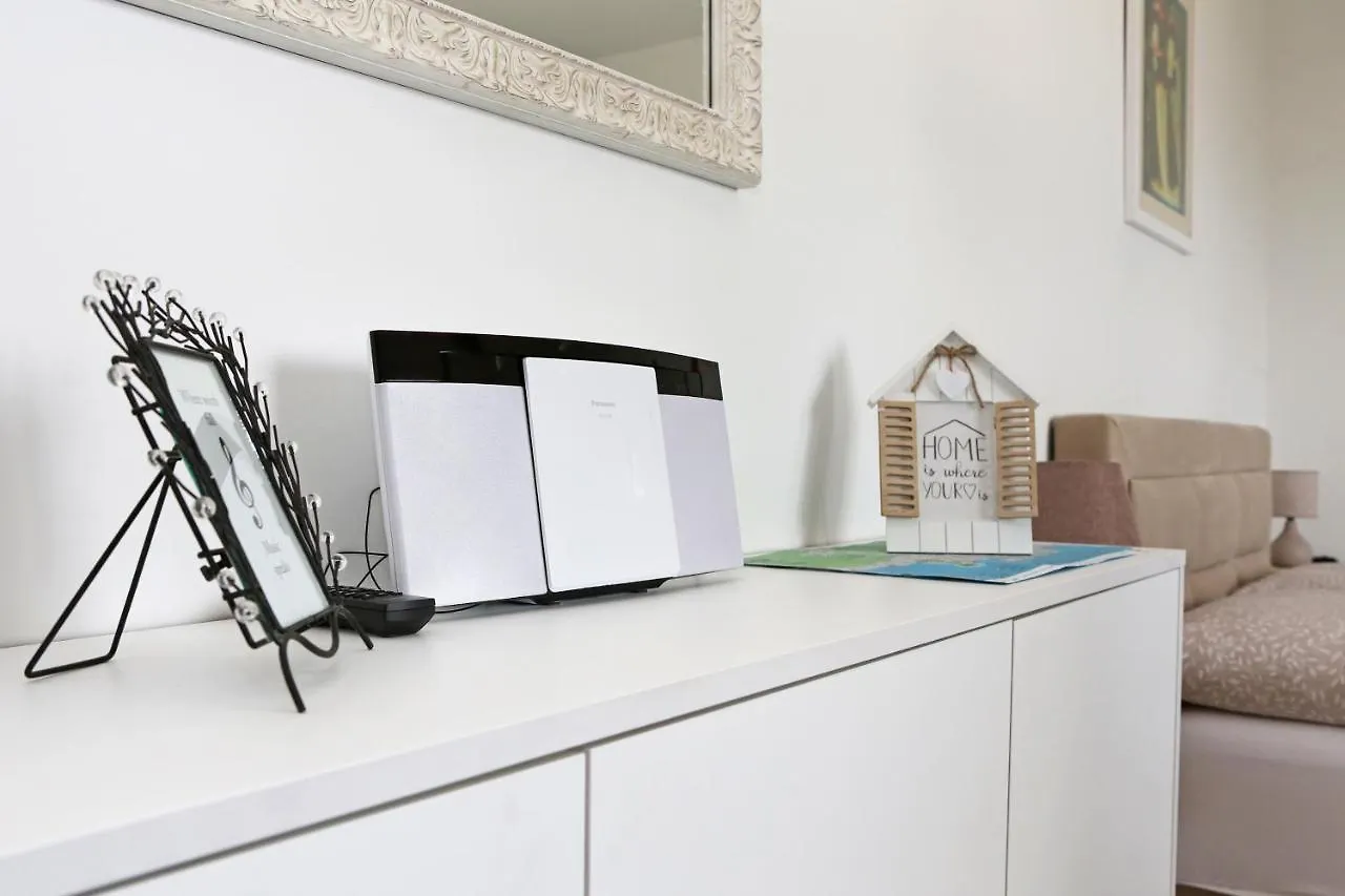Studio Apartment Camino With Parking Zadar